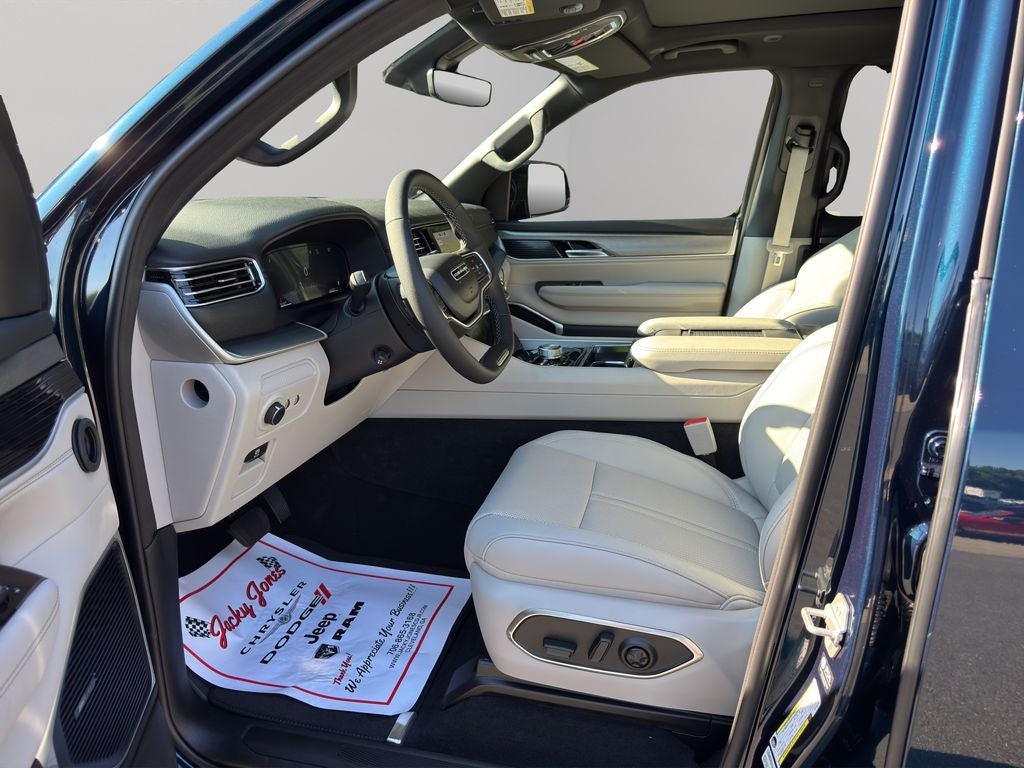 2026 Jeep Grand Wagoneer Base
