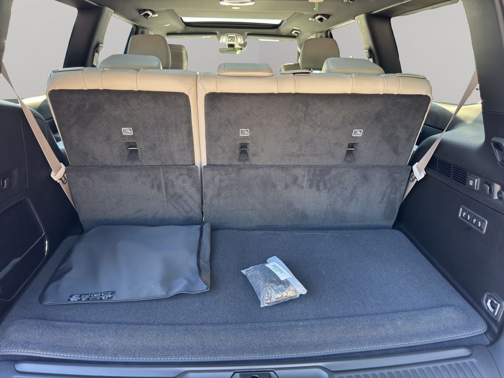 2026 Jeep Grand Wagoneer Base