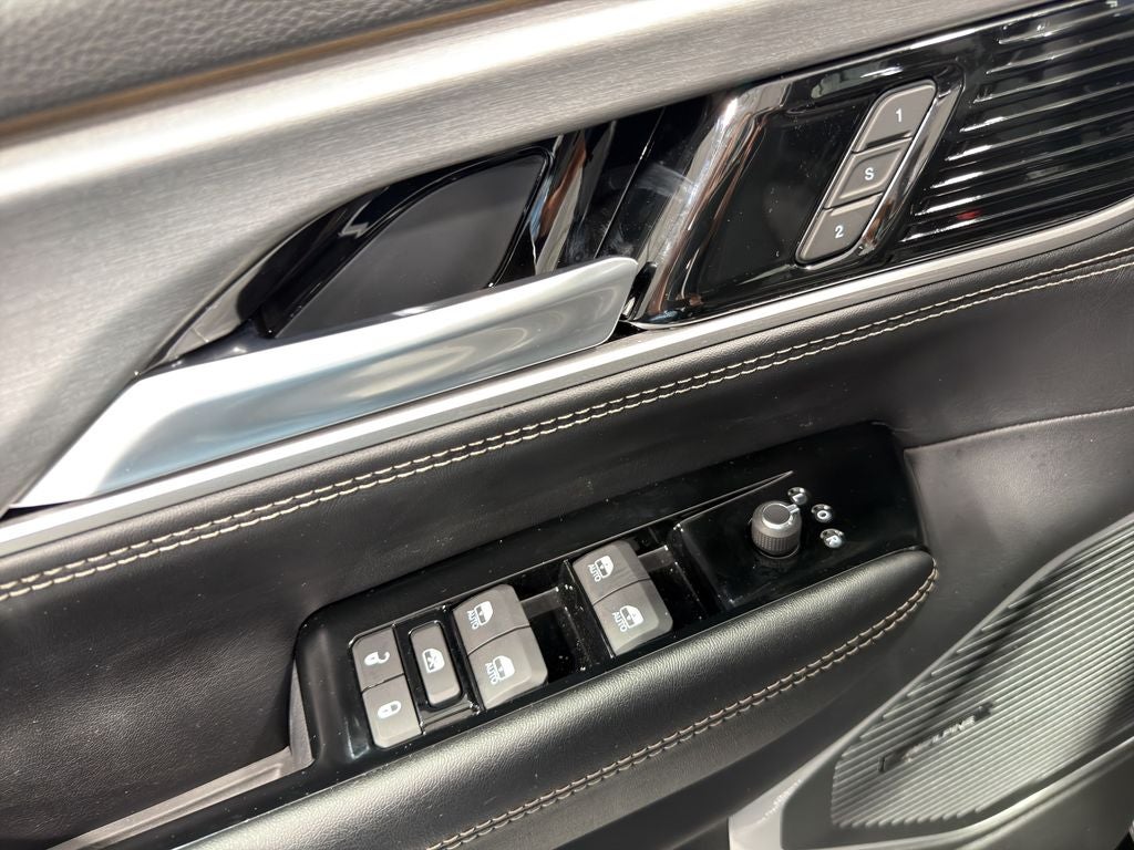 2026 Jeep Grand Wagoneer Base