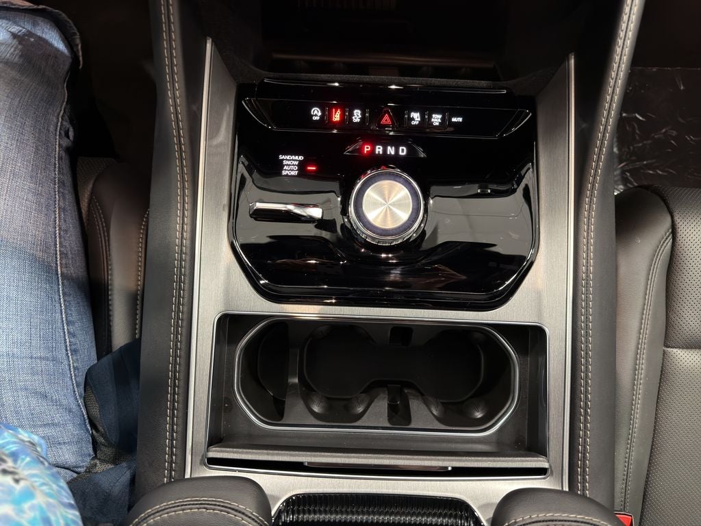 2026 Jeep Grand Wagoneer Base