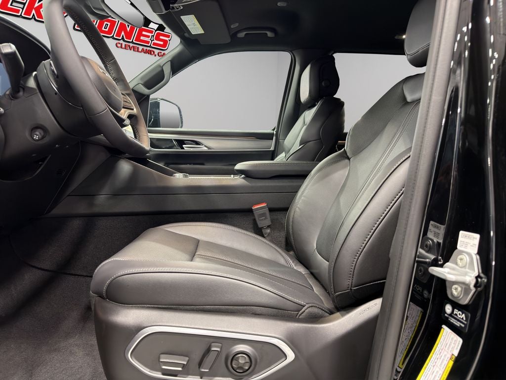 2026 Jeep Grand Wagoneer Base