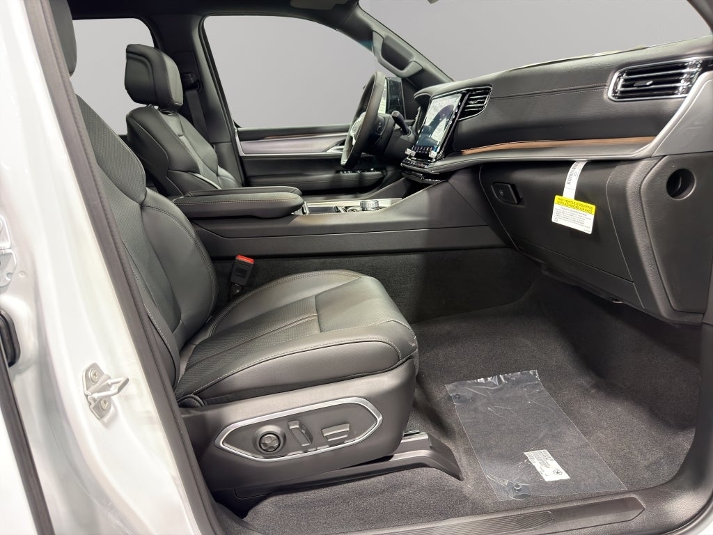 2026 Jeep Grand Wagoneer Base