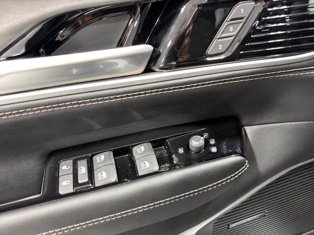 2026 Jeep Grand Wagoneer Base