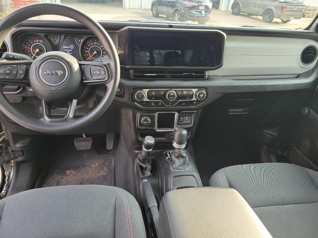 2024 Jeep Gladiator Sport photo 2