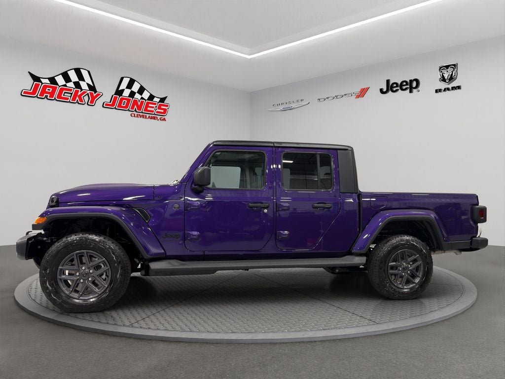 2026 Jeep Gladiator Sport S photo 2