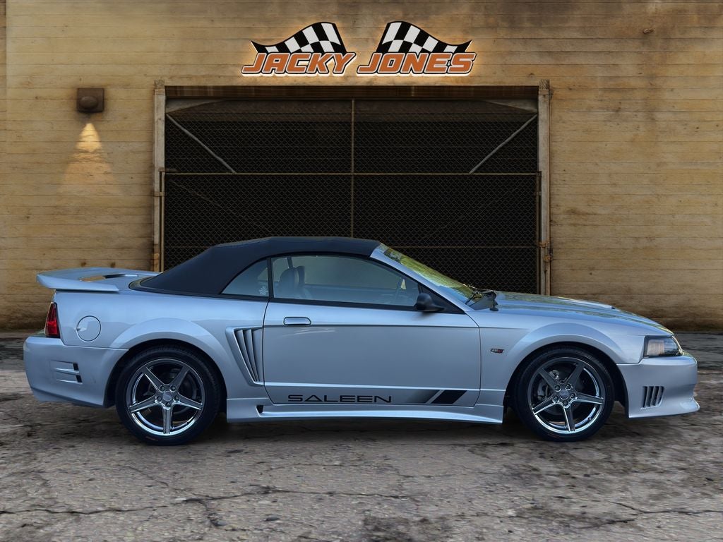 2003 Ford Mustang GT Deluxe