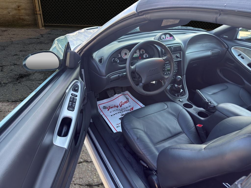 2003 Ford Mustang GT Deluxe