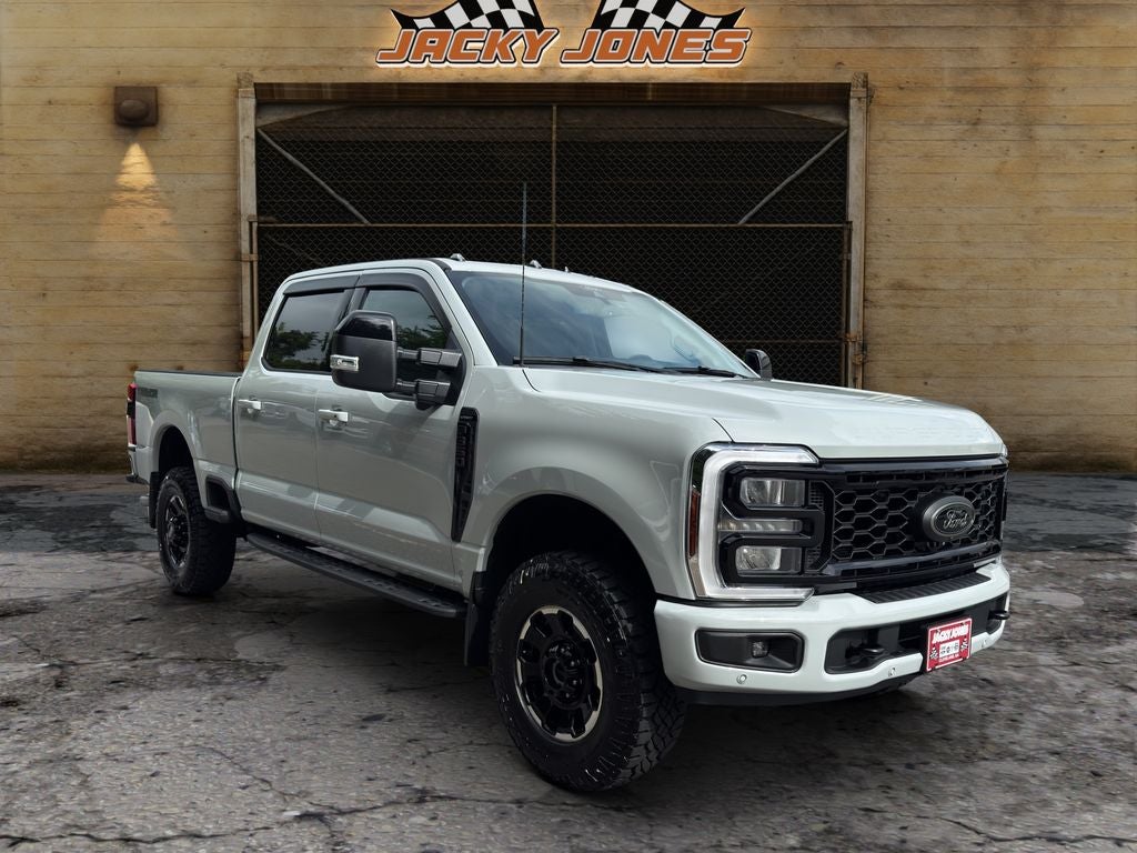 2025 Ford F-350 LARIAT