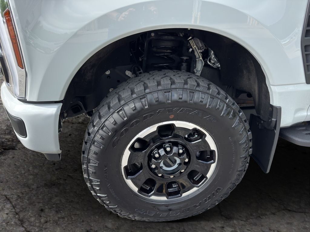 2025 Ford F-350 LARIAT