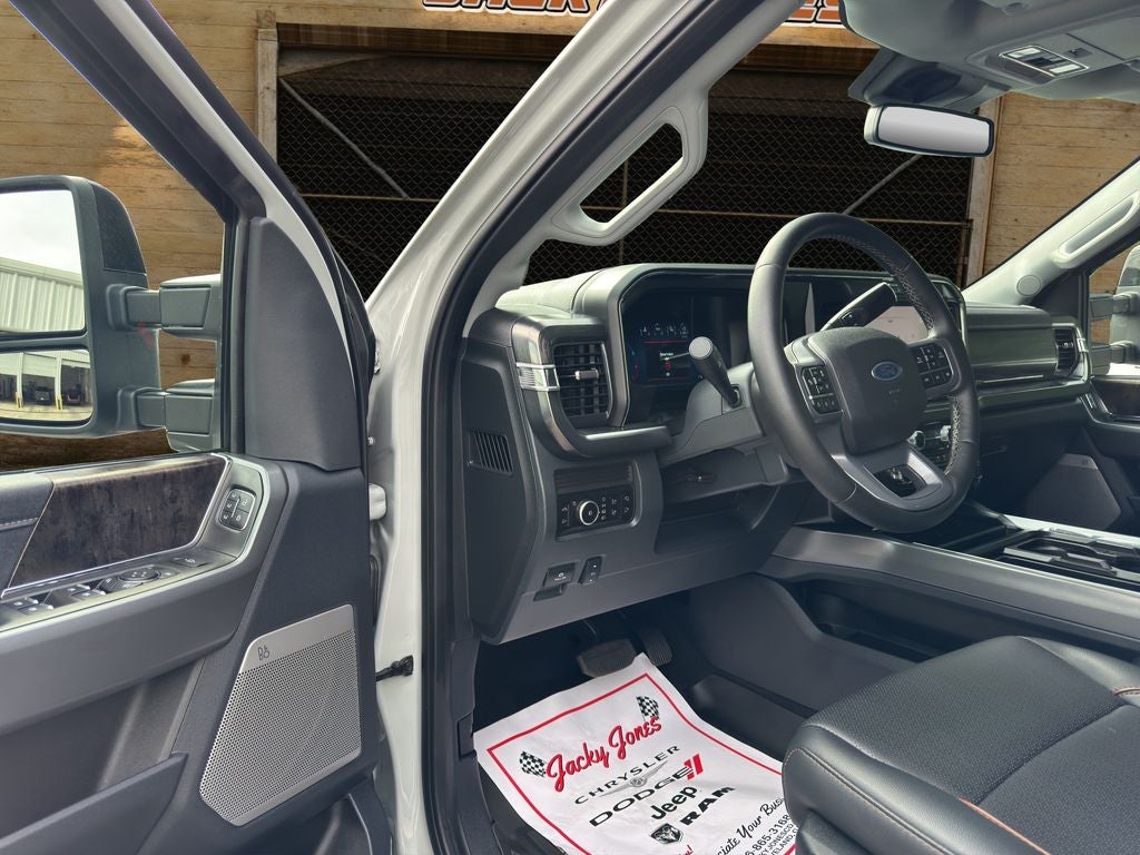 2025 Ford F-350 LARIAT