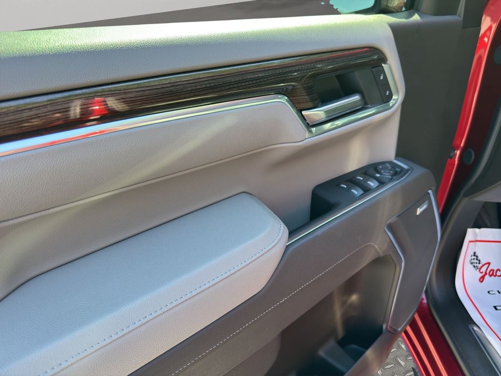 2025 Chevrolet Silverado RST