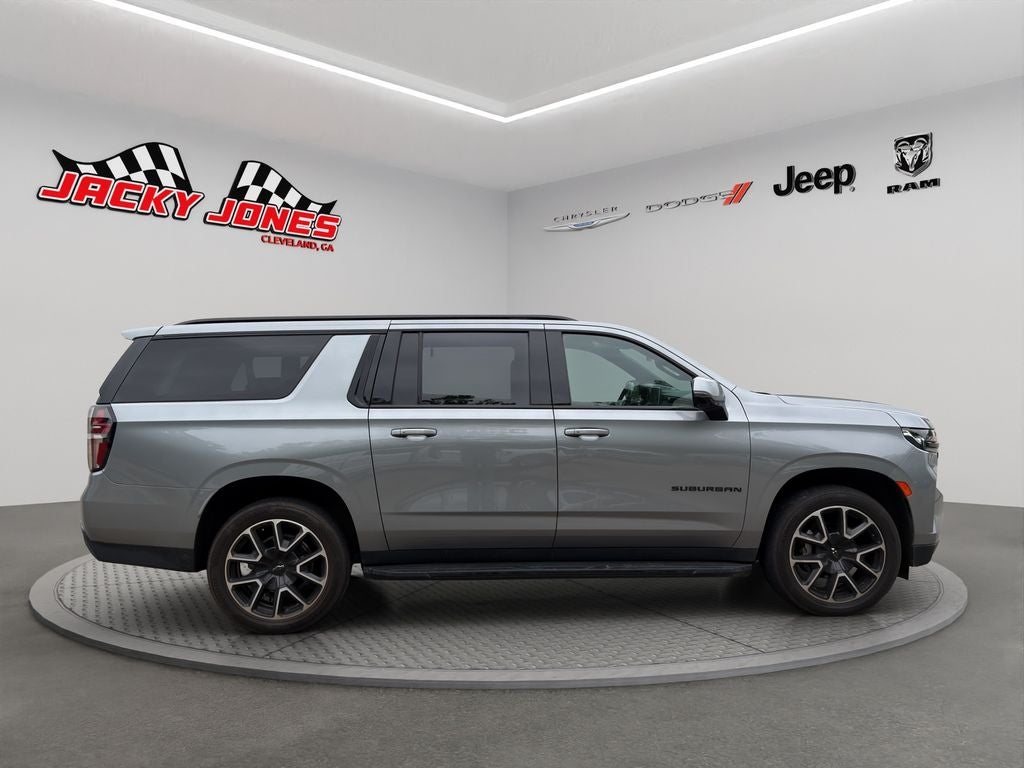 2023 Chevrolet Suburban RST