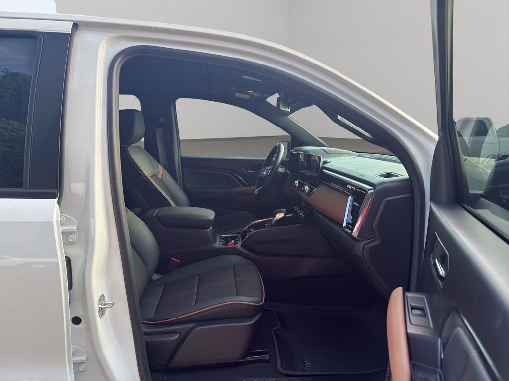 2024 GMC Canyon 4WD AT4