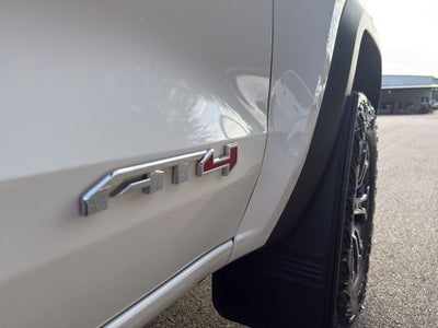 2024 GMC Canyon 4WD AT4