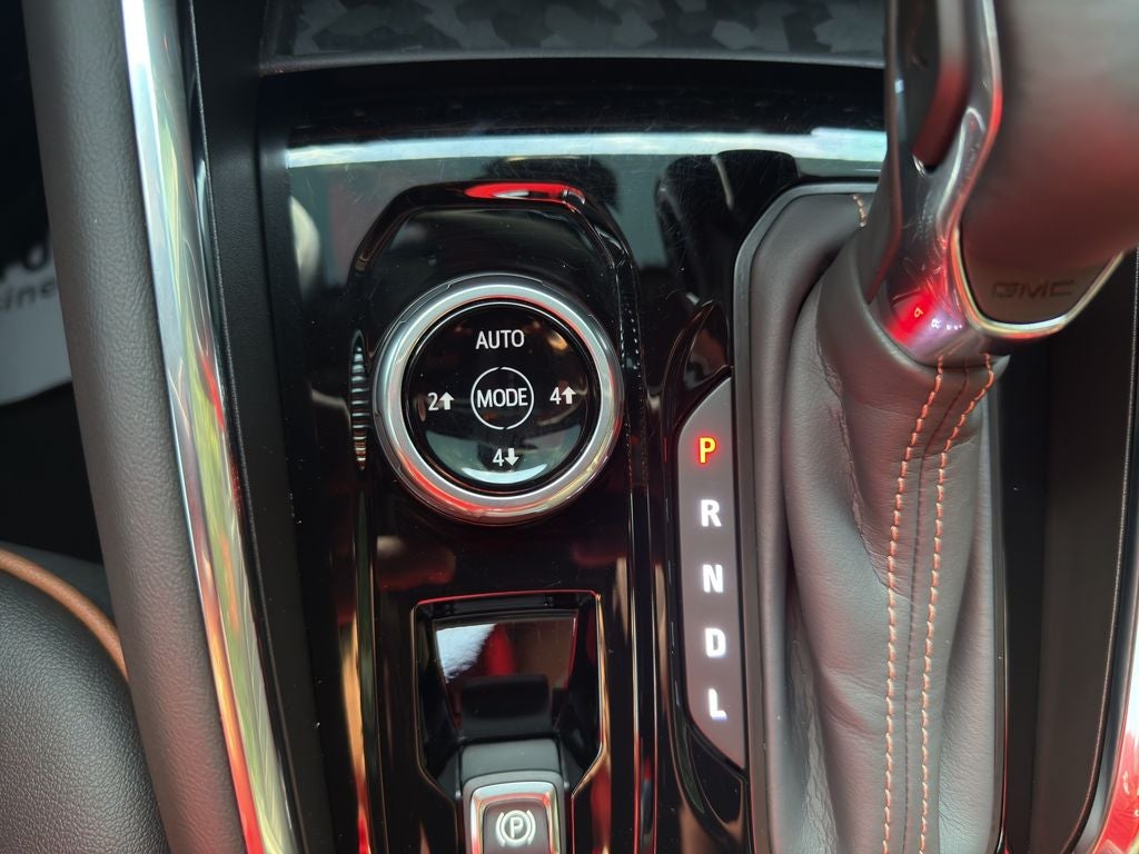 2024 GMC Canyon 4WD AT4