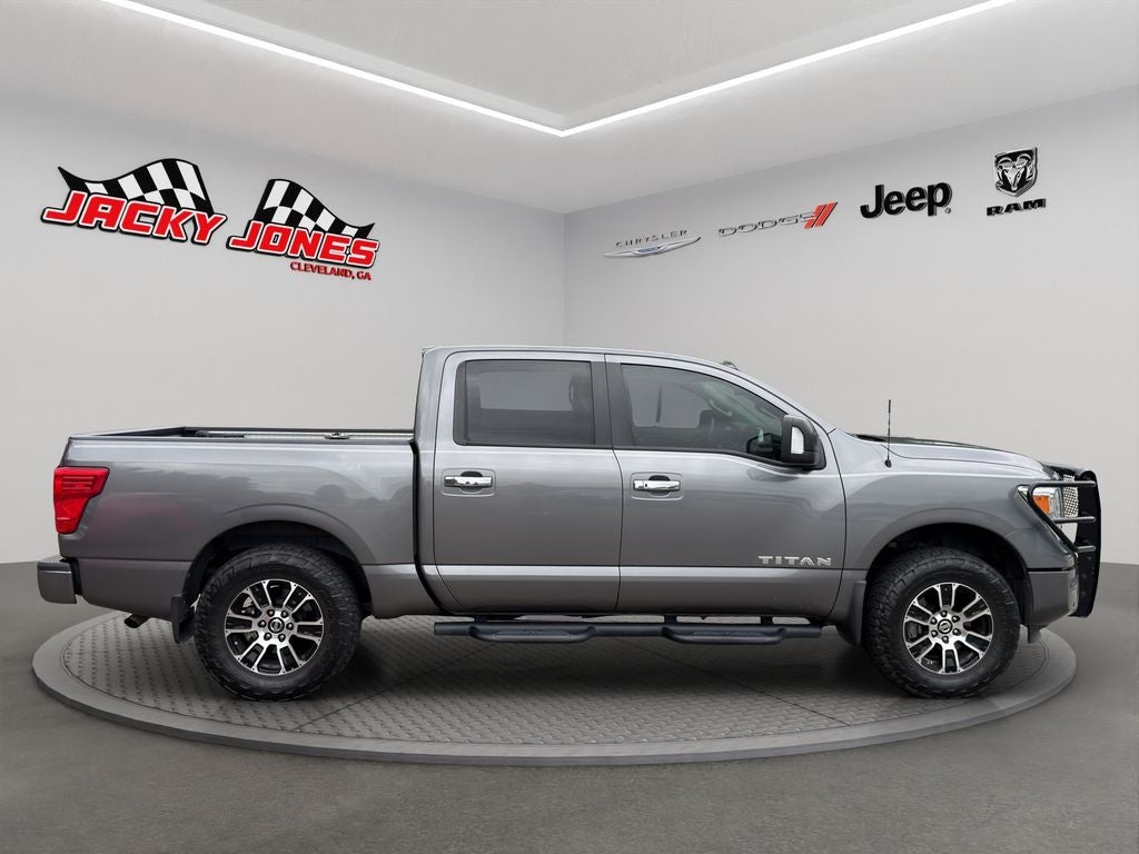 2021 Nissan Titan SV