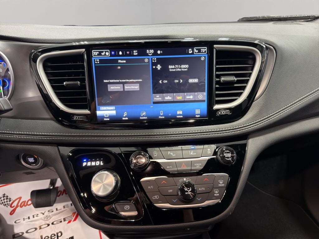 2026 Chrysler Pacifica Select