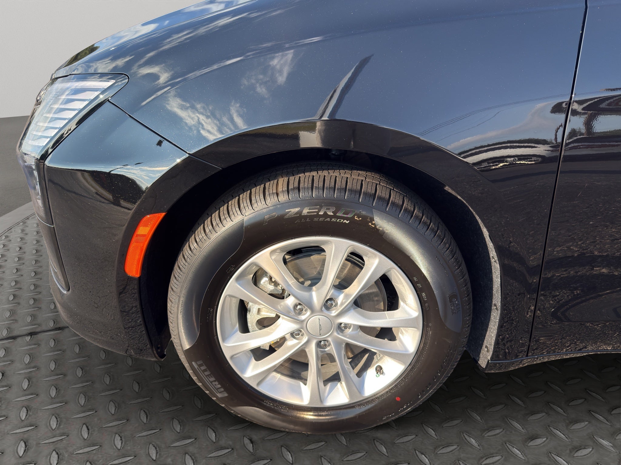 2027 Chrysler Pacifica Select