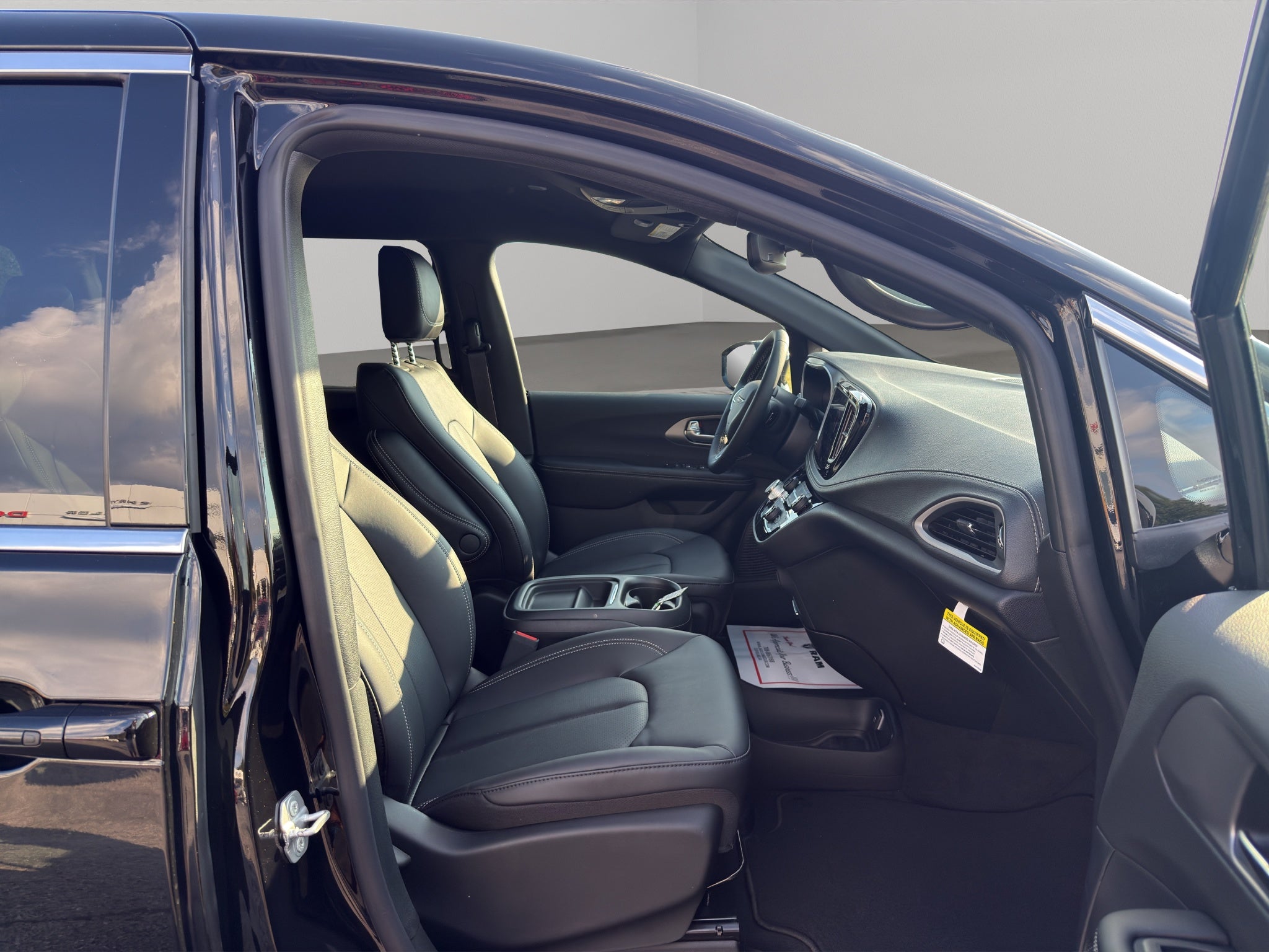2027 Chrysler Pacifica Select