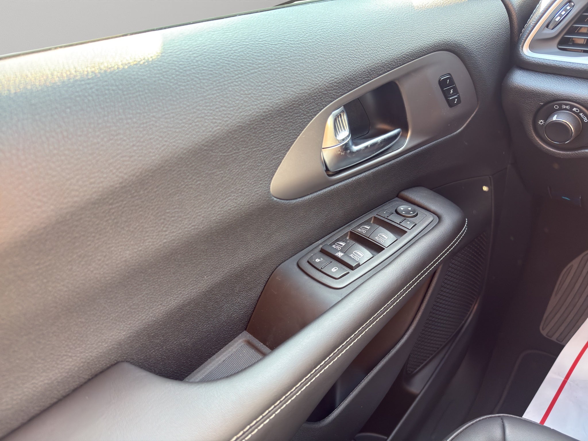 2027 Chrysler Pacifica Select