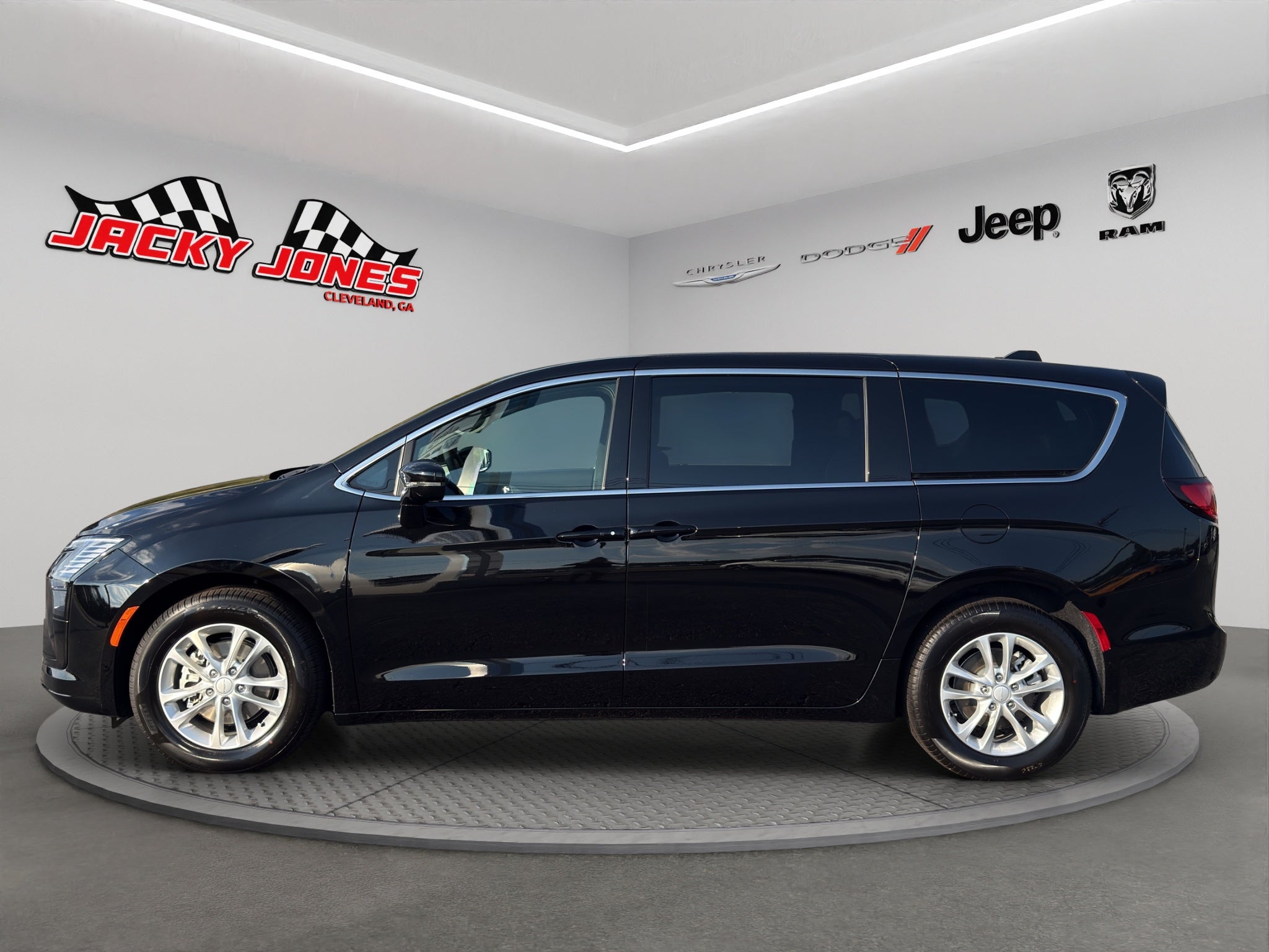 2027 Chrysler Pacifica Select