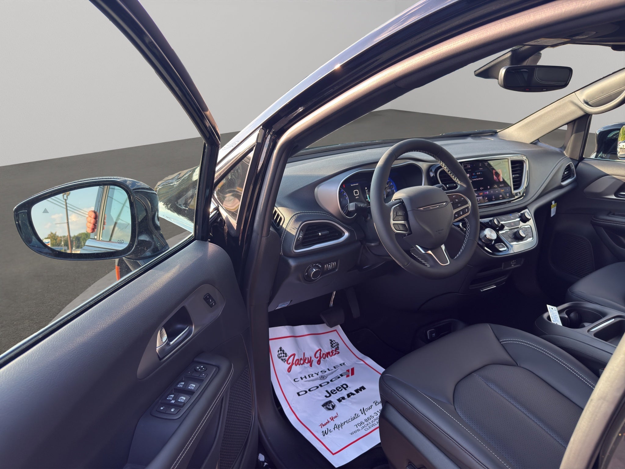 2027 Chrysler Pacifica Select