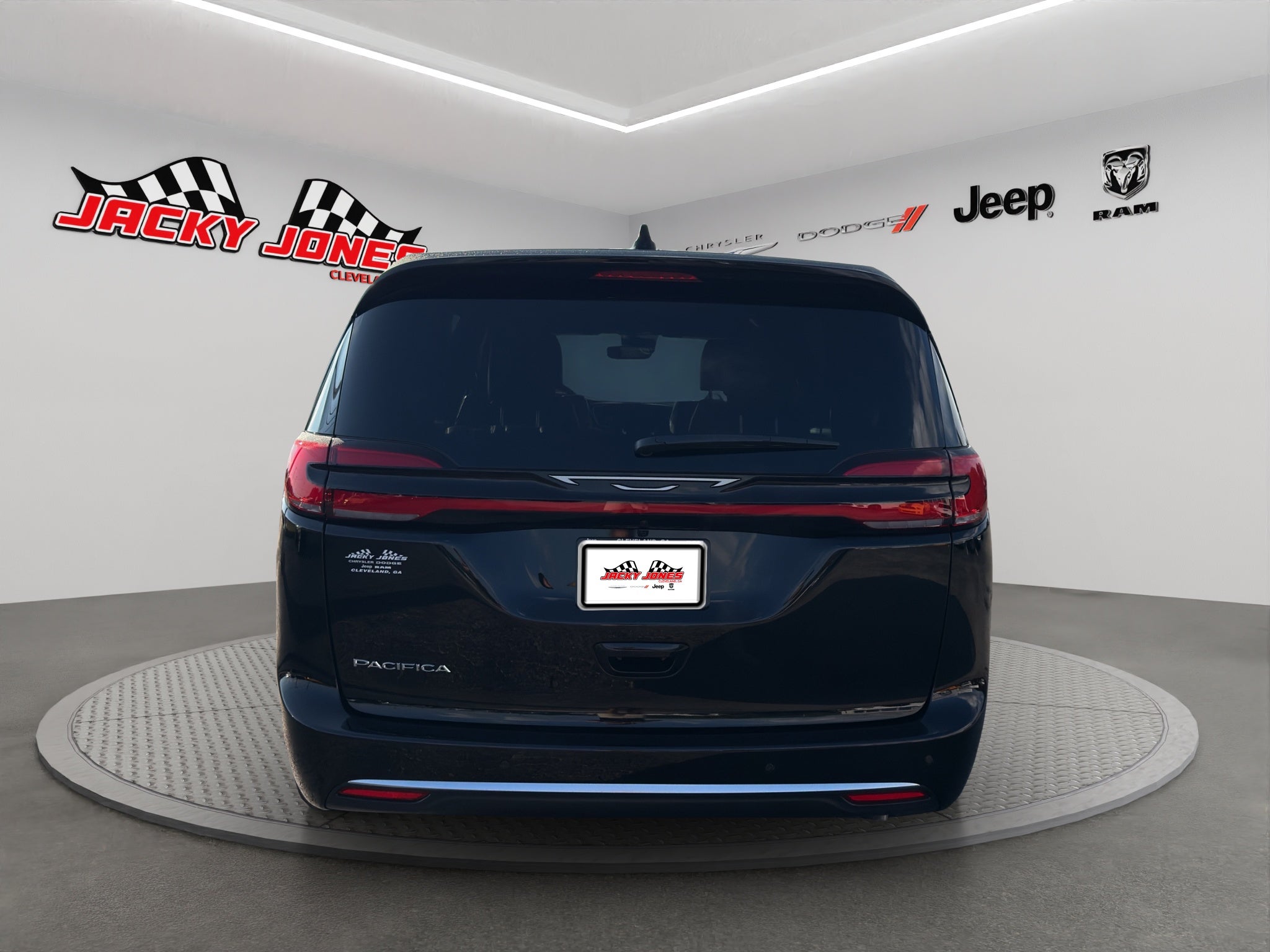 2027 Chrysler Pacifica Select