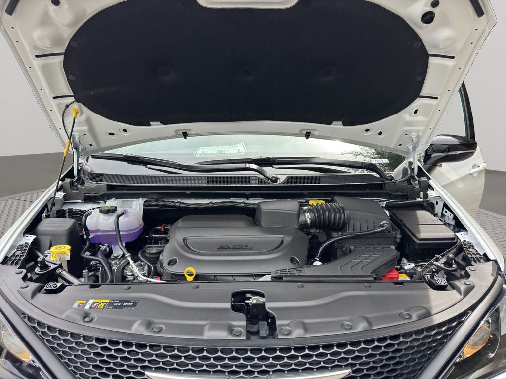 2026 Chrysler Voyager LX