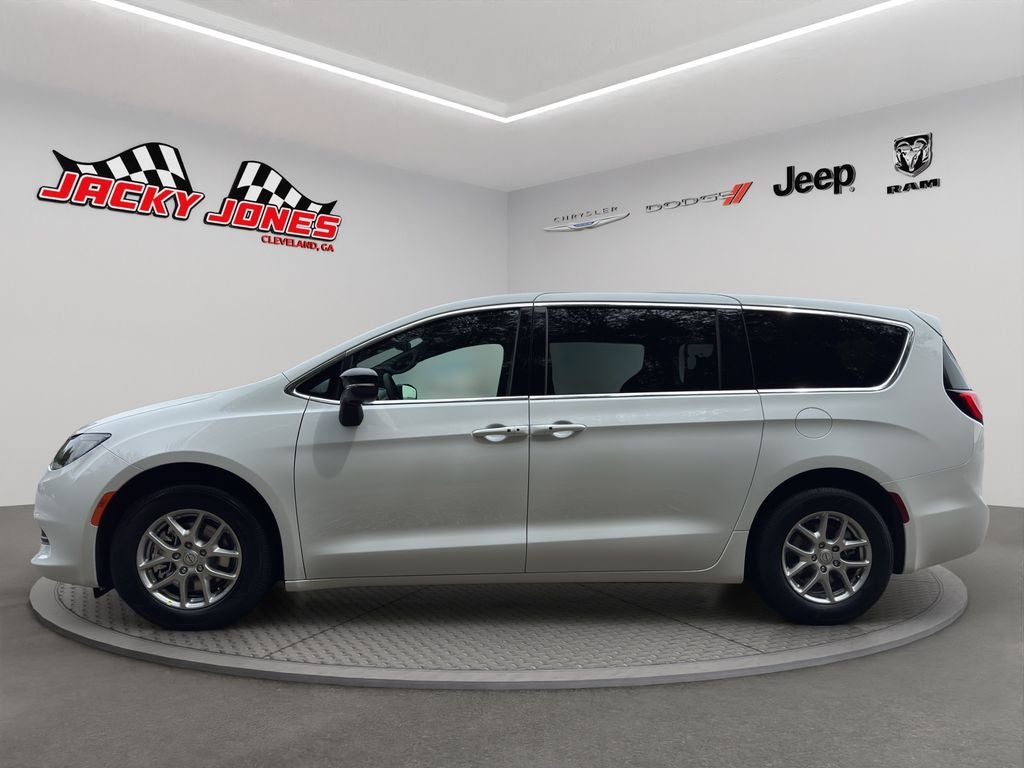 2026 Chrysler Voyager LX