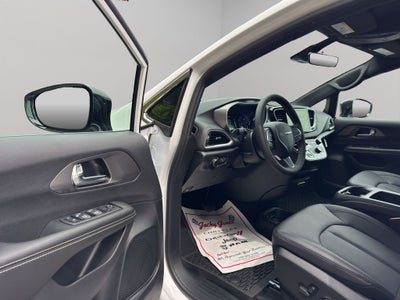 2026 Chrysler Voyager LX