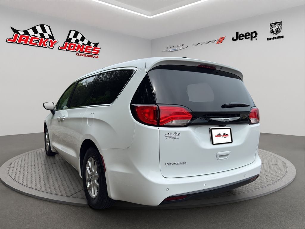 2026 Chrysler Voyager LX