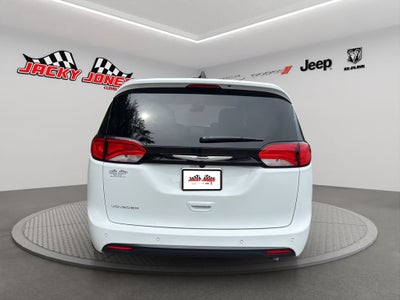 2026 Chrysler Voyager LX