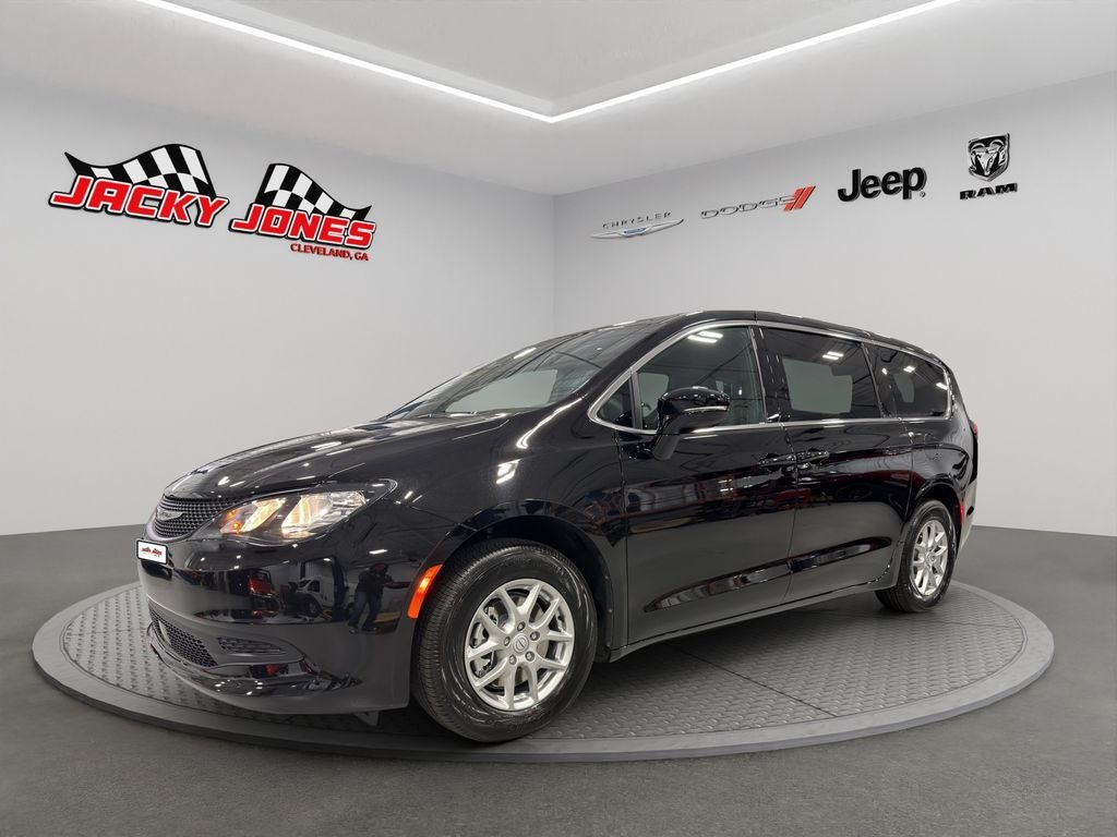 2026 Chrysler Voyager LX