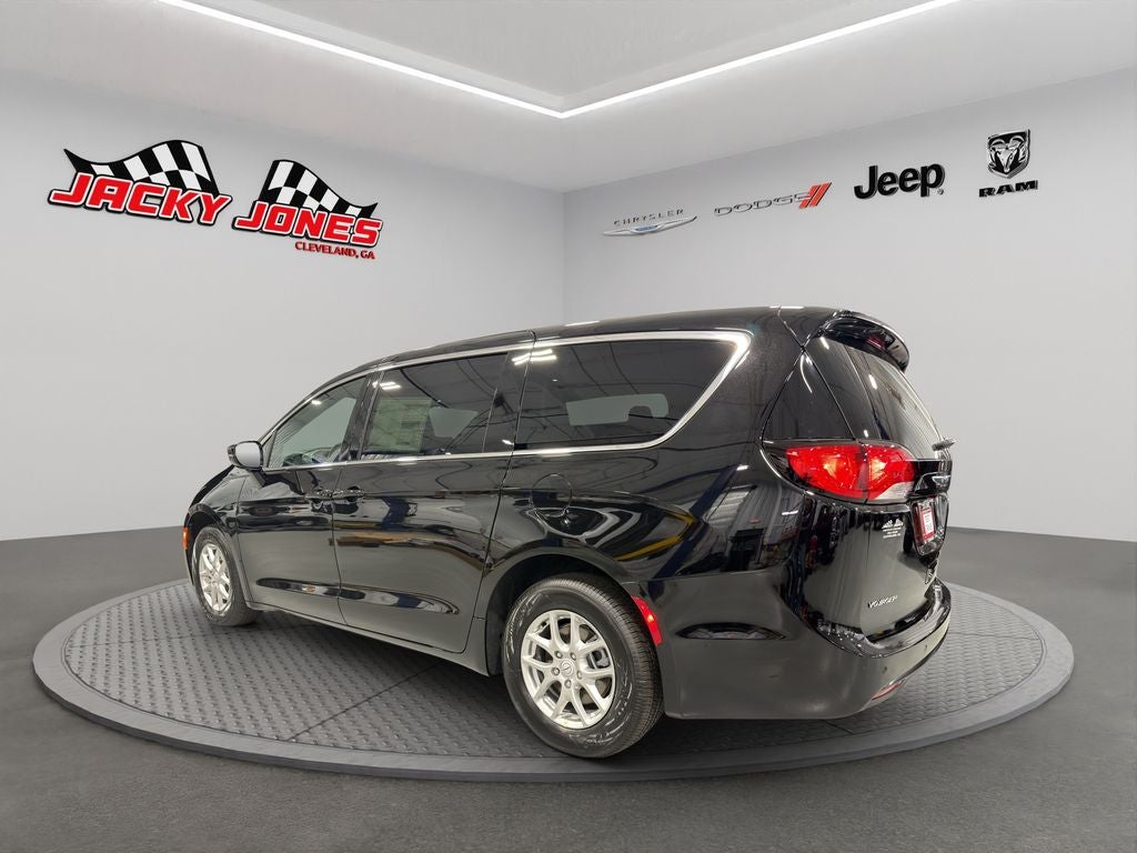 2026 Chrysler Voyager LX