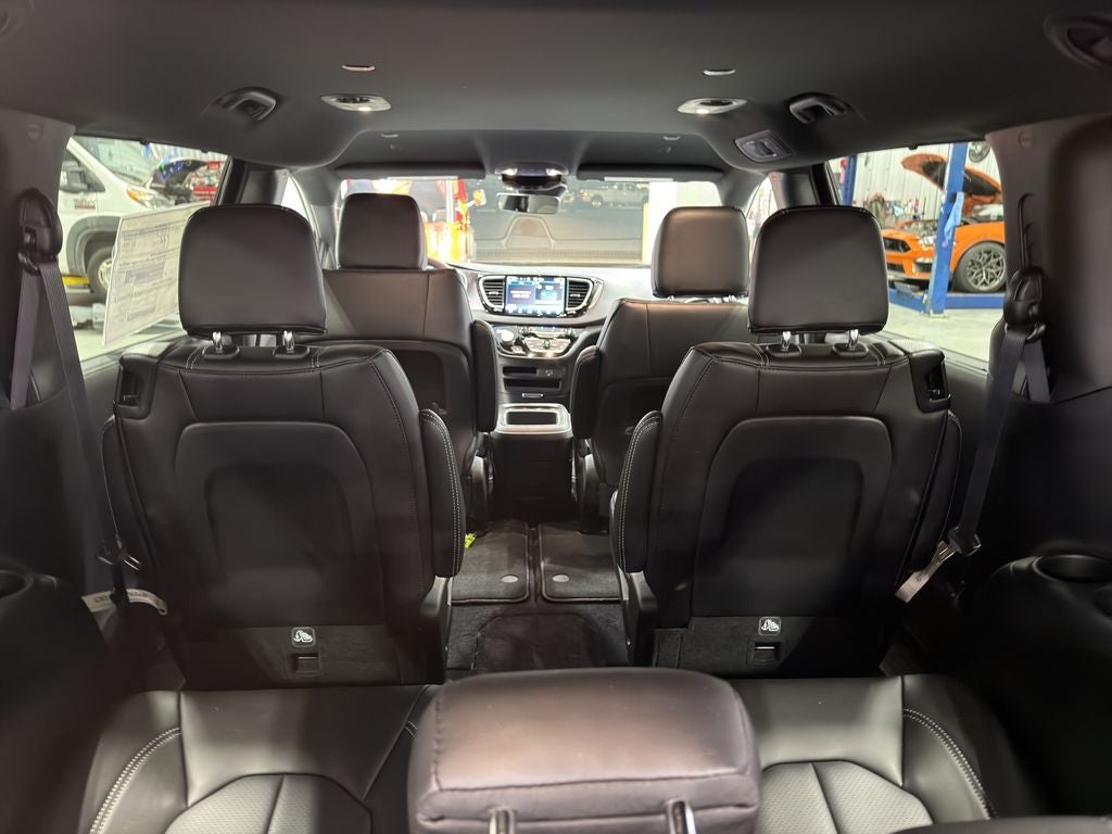 2026 Chrysler Voyager LX