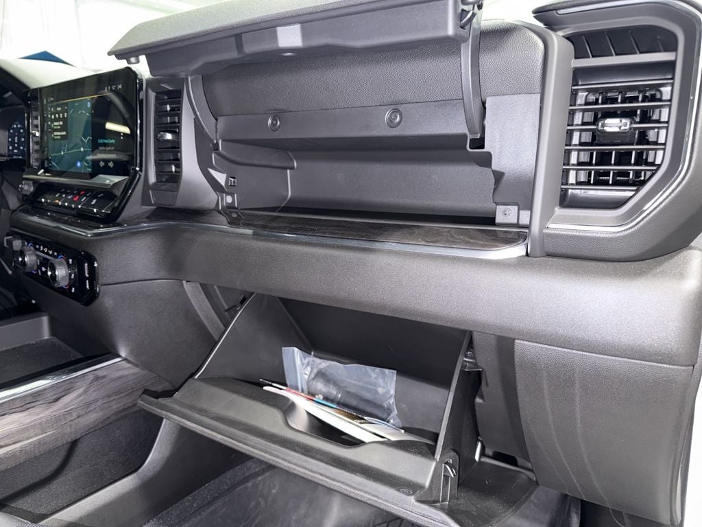 2025 Chevrolet Silverado LTZ