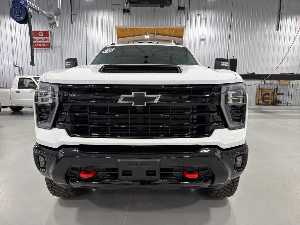 2025 Chevrolet Silverado LTZ