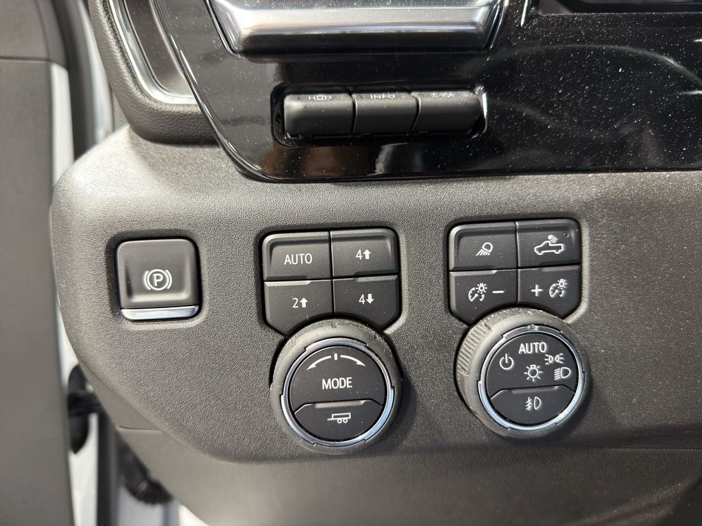 2025 Chevrolet Silverado LTZ