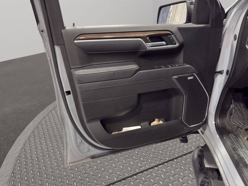 2025 Chevrolet Silverado RST