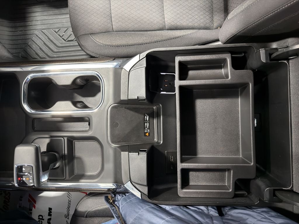 2025 Chevrolet Silverado RST