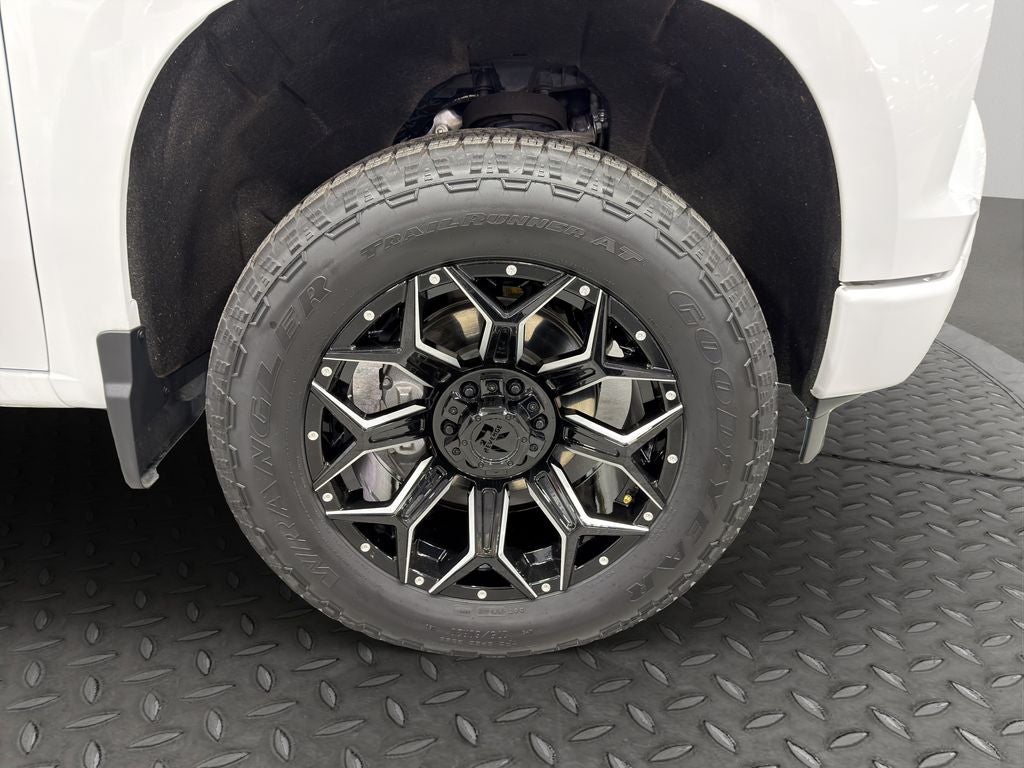 2025 Chevrolet Silverado RST