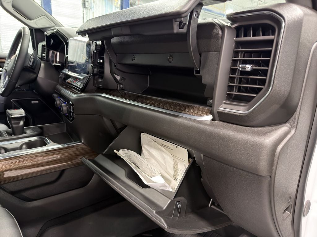 2025 Chevrolet Silverado RST