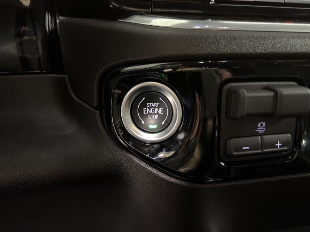 2025 Chevrolet Silverado RST