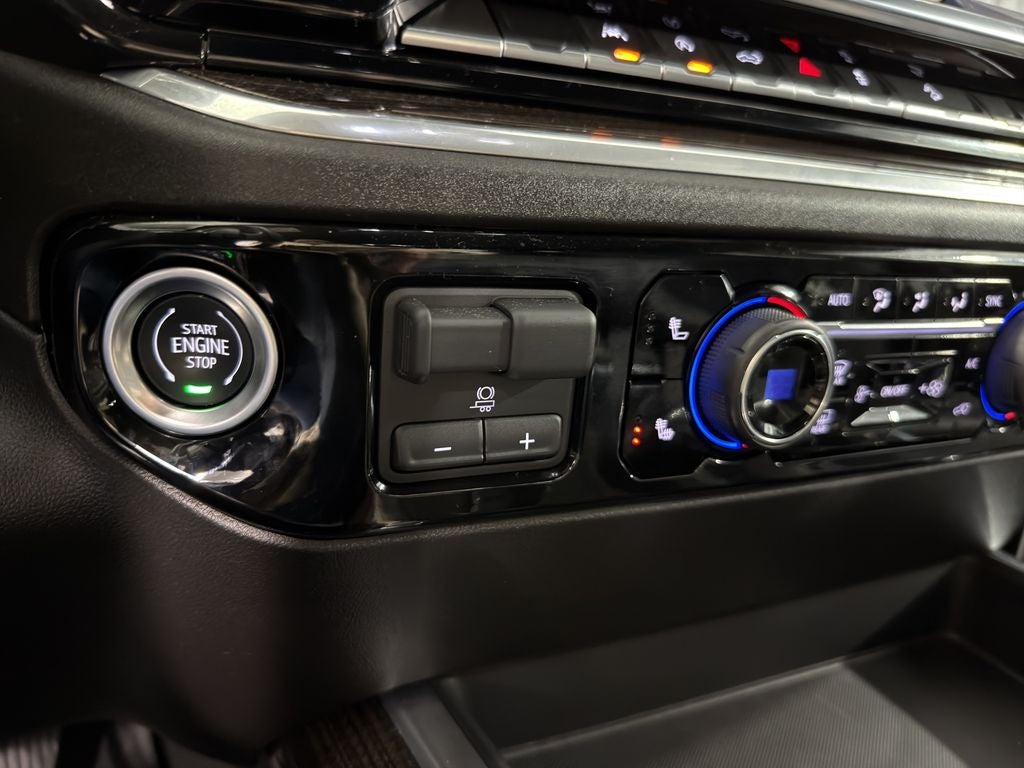 2025 Chevrolet Silverado RST