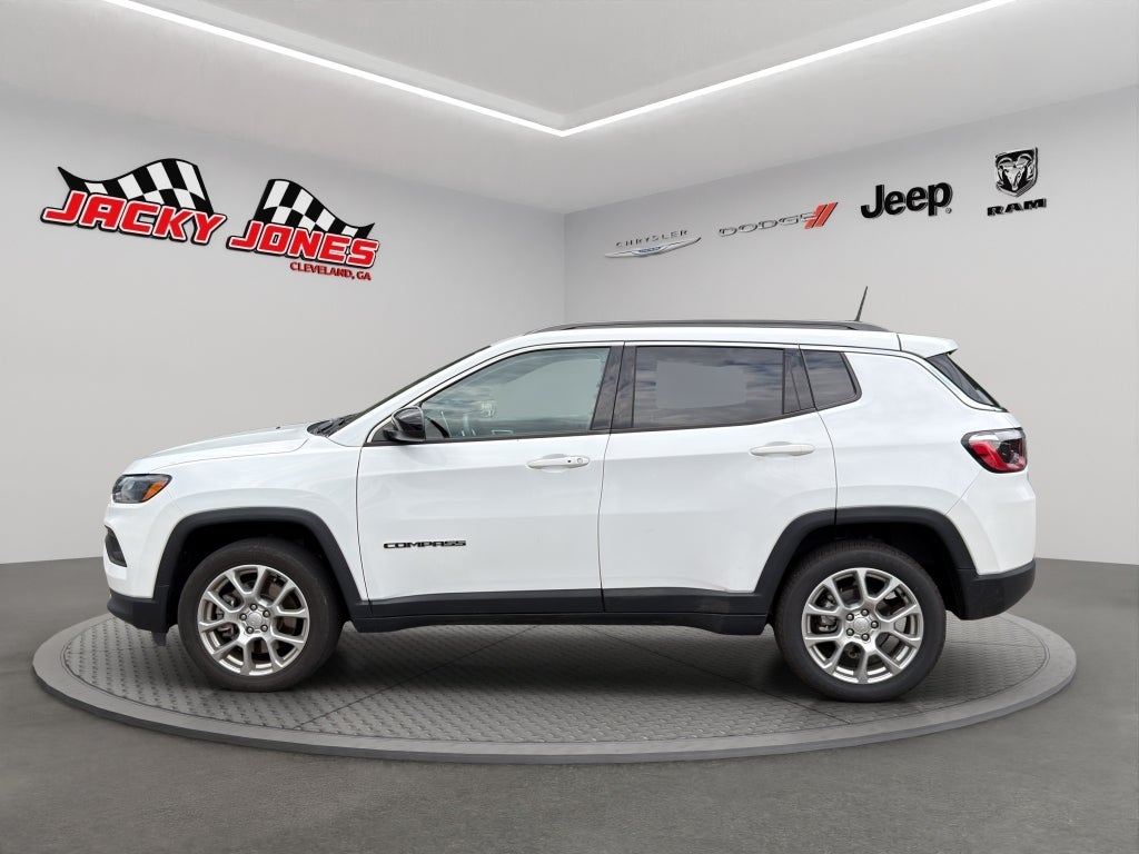 2023 Jeep Compass Latitude Lux