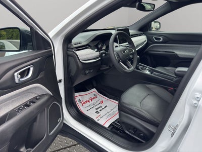 2023 Jeep Compass Latitude Lux