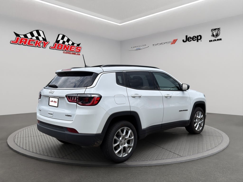 2023 Jeep Compass Latitude Lux