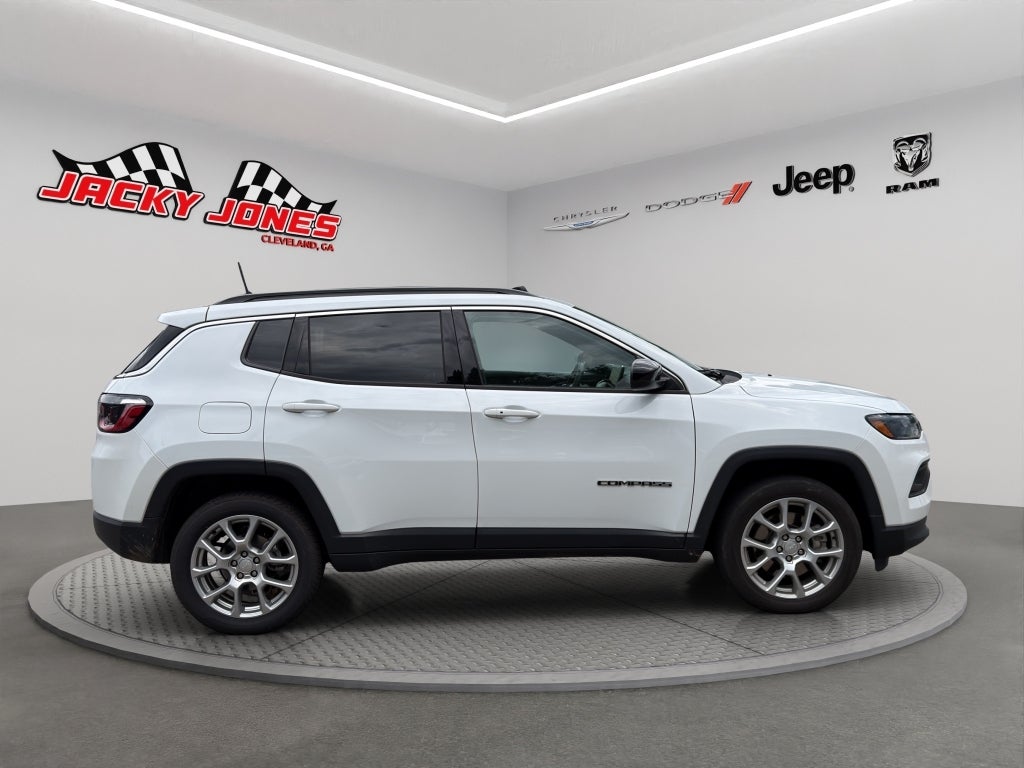2023 Jeep Compass Latitude Lux