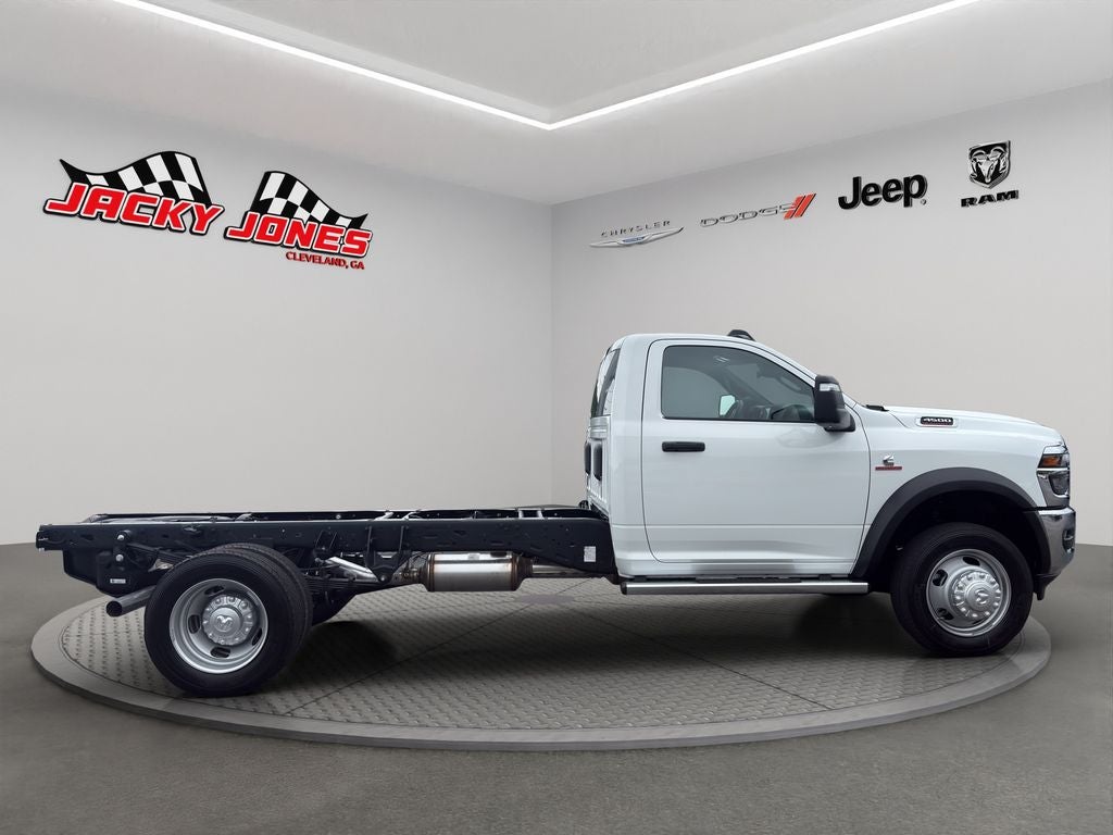 2026 RAM 4500 Chassis Tradesman 4x4 Reg Cab 84" CA 168.5" WB