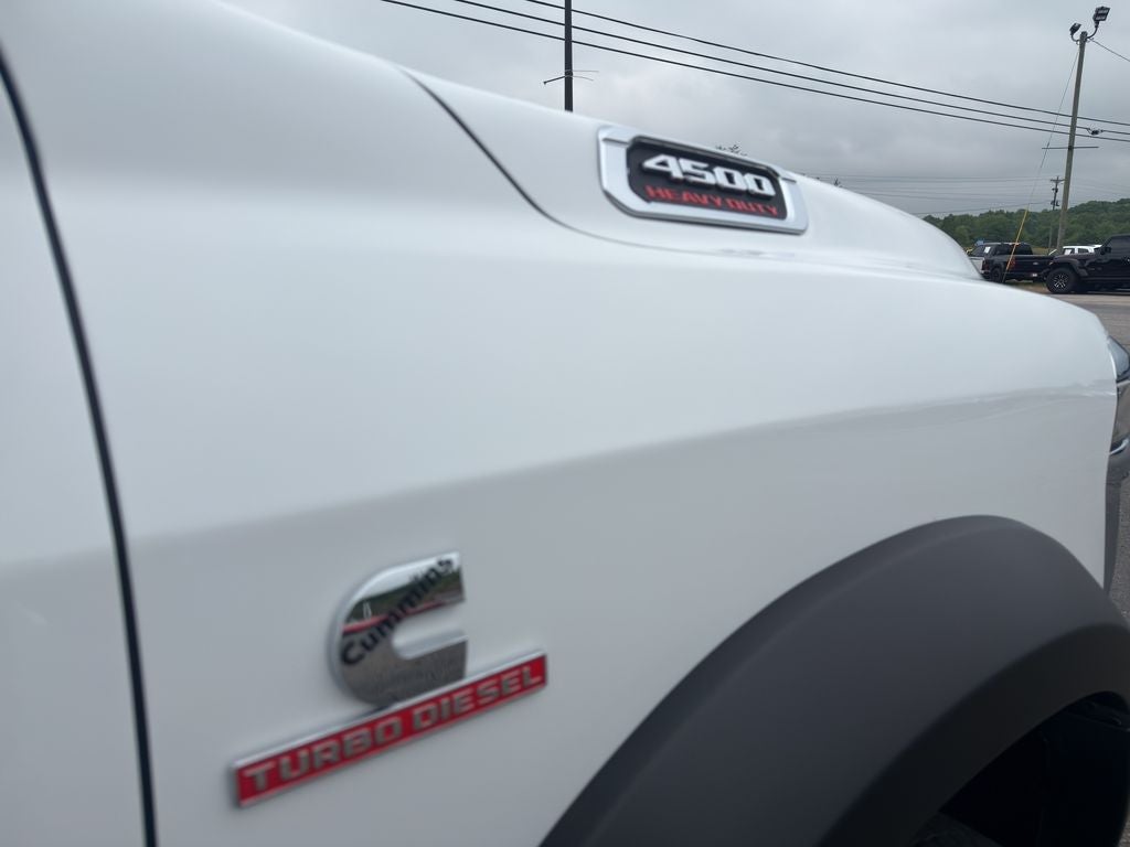 2026 RAM 4500 Chassis Tradesman 4x4 Reg Cab 84" CA 168.5" WB